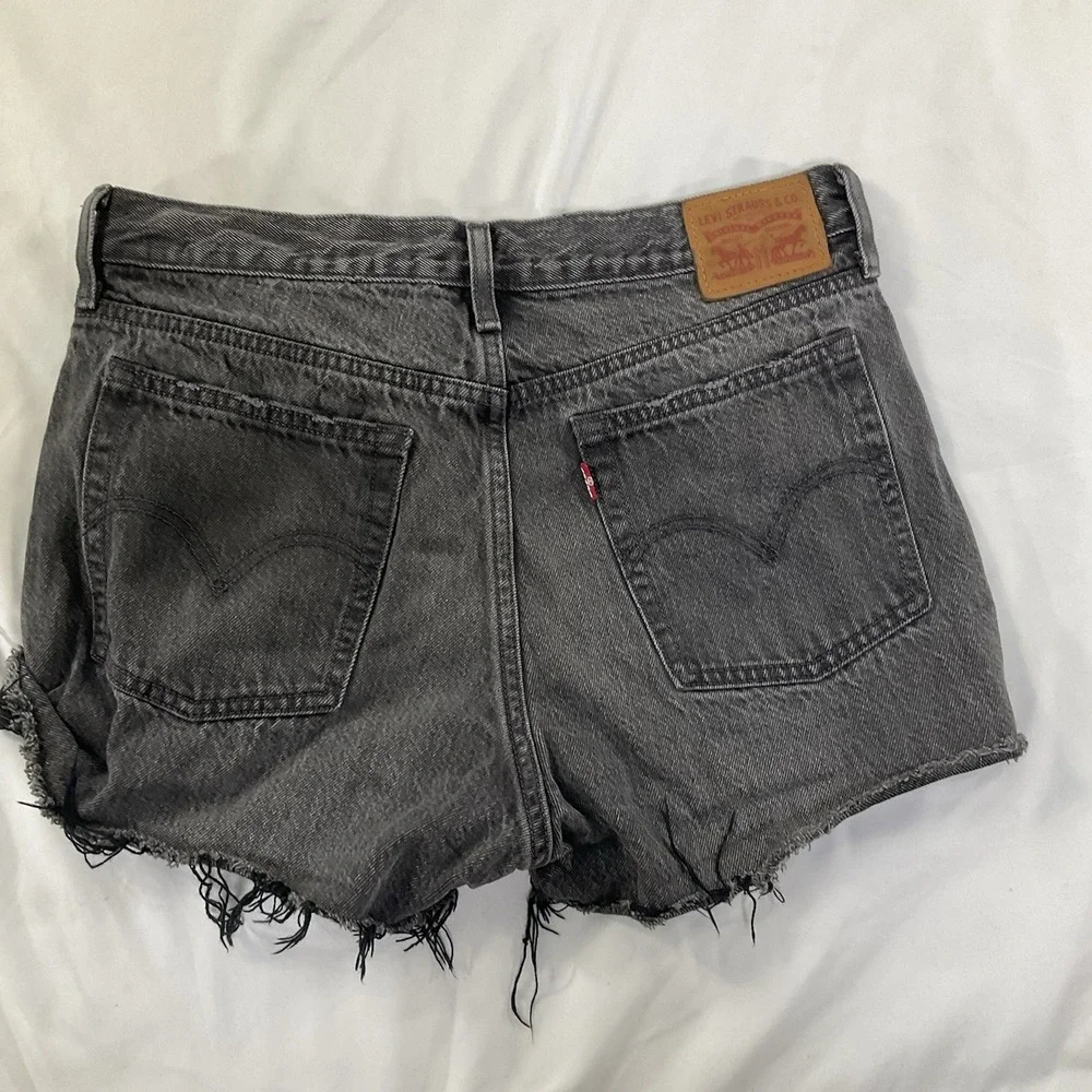 Levi's 501 Cutoff Shorts Womens Size 29 Black Faded Denim Frayed 201